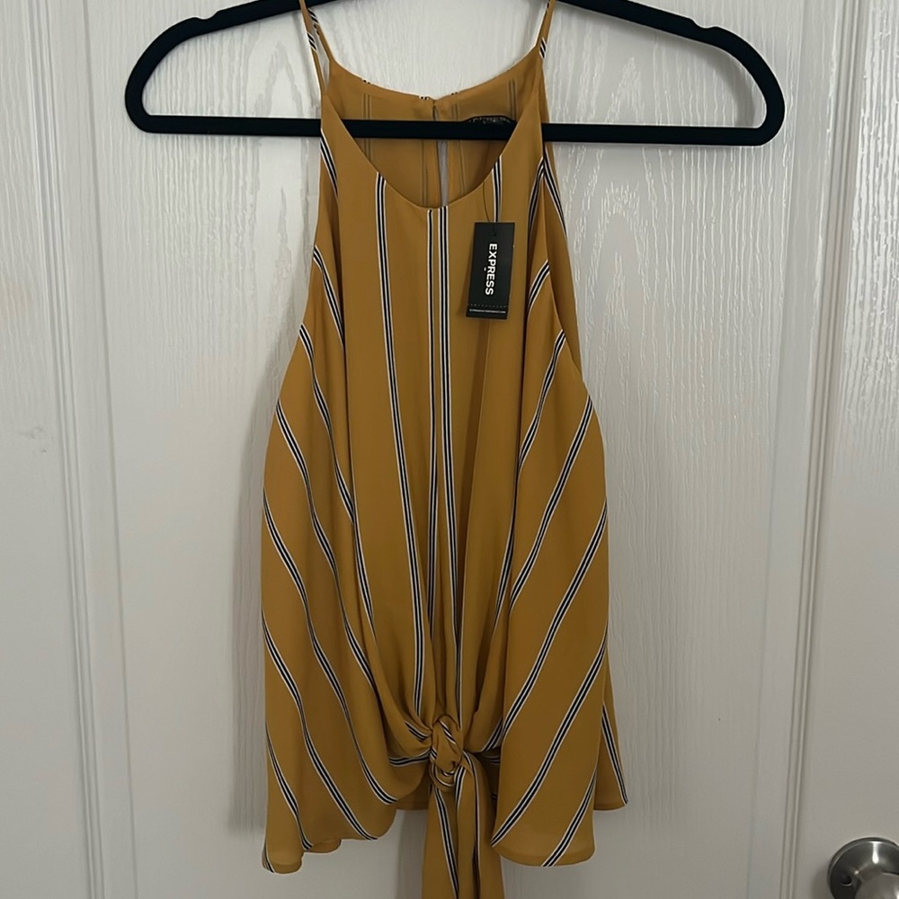 Express Top NWT size Small
